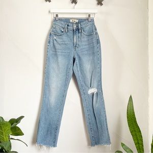 🎉SALE🎉 Madewell The Curvy Perfect Vintage Jean in Coney Wash: Destroyed Edition